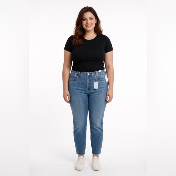 Good American Denim - Women’s size 22 light blue wash straight legs raw hem denim crop jeans $169